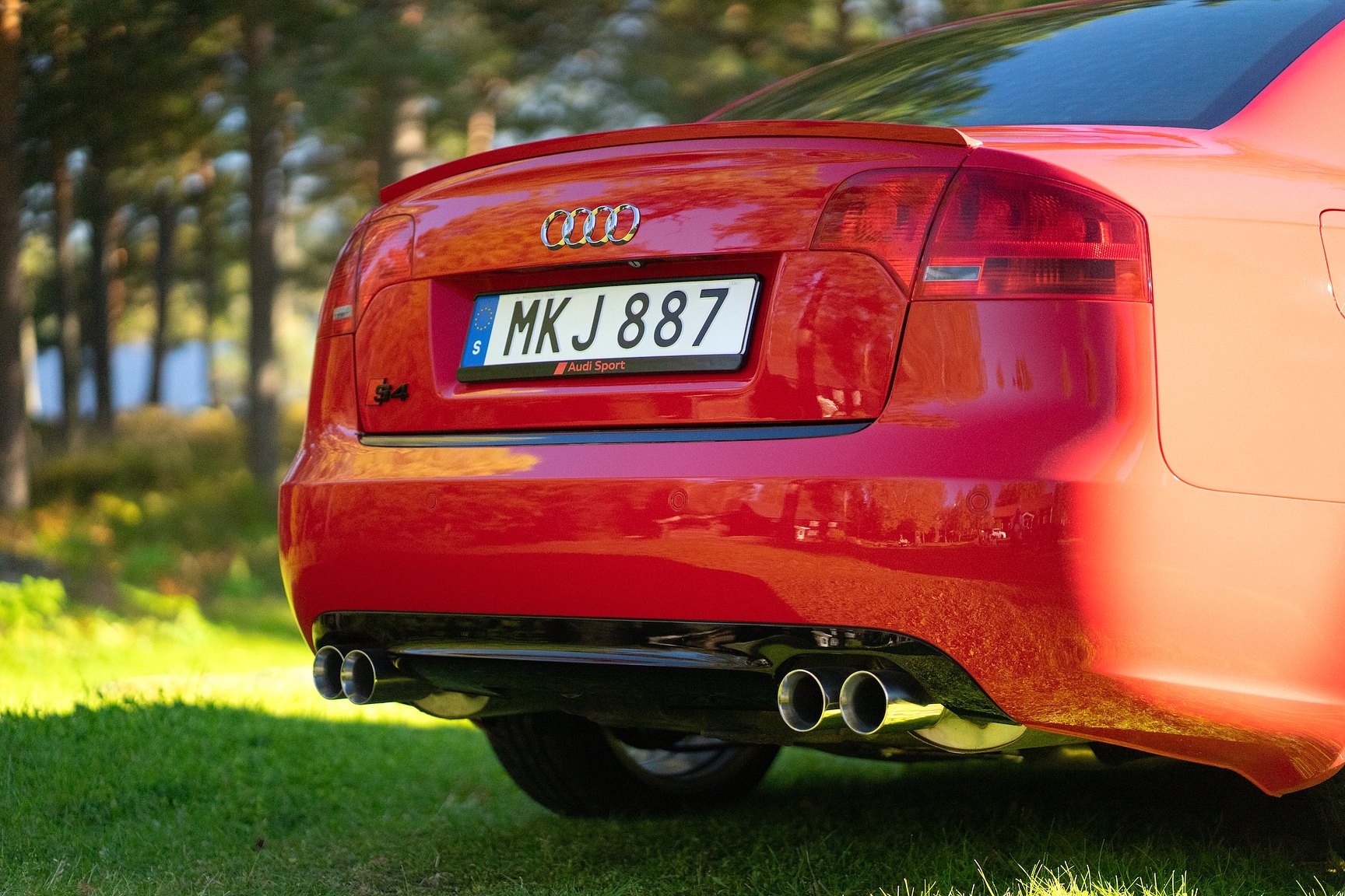 Exterior image of 2007 Audi  S4 quattro 4.2 V8 manuell