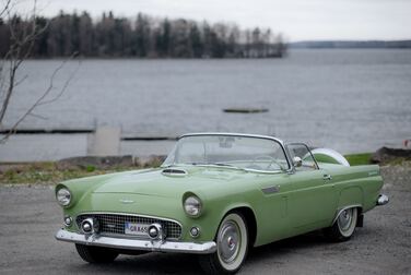 Exteriörbild på 1956 Ford Thunderbird