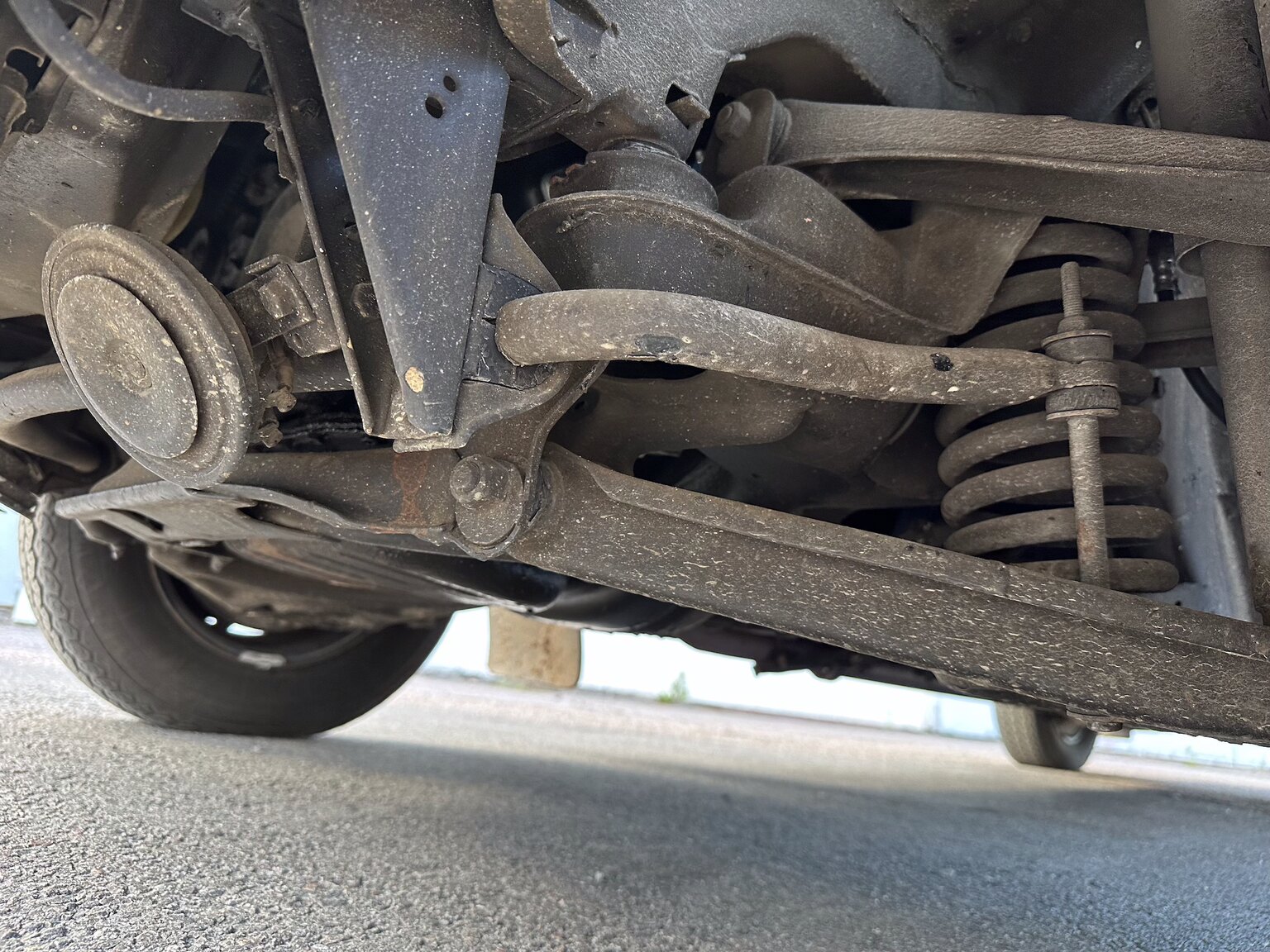 1975 Mercedes Benz 200, Mekanik