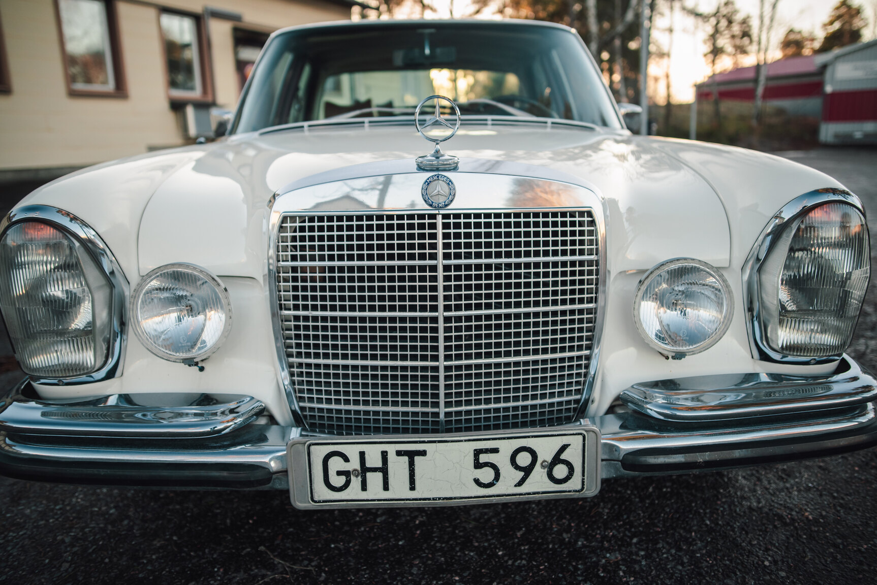 Exterior image of 1967 Mercedes-Benz 250 S