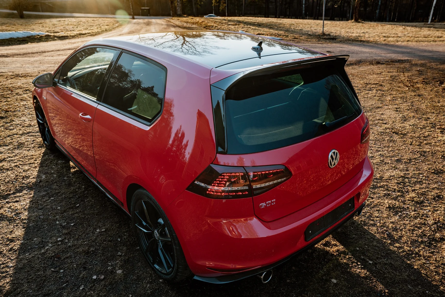 Exterior image of 2016 Volkswagen Golf GTi Clubsport S - no. 291/400 (12)