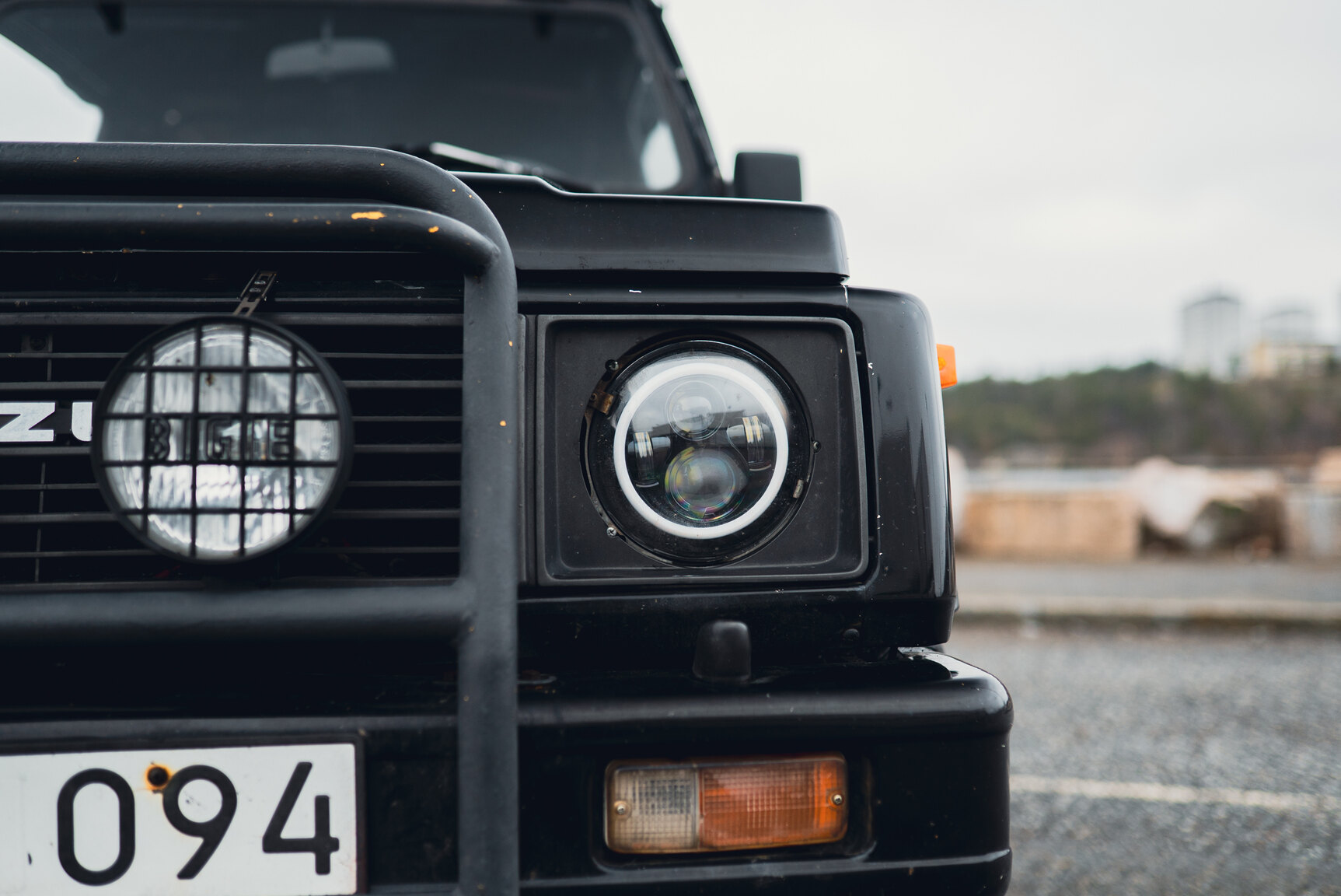 Exterior image of 1987 SUZUKI SJ 413 W Samurai 