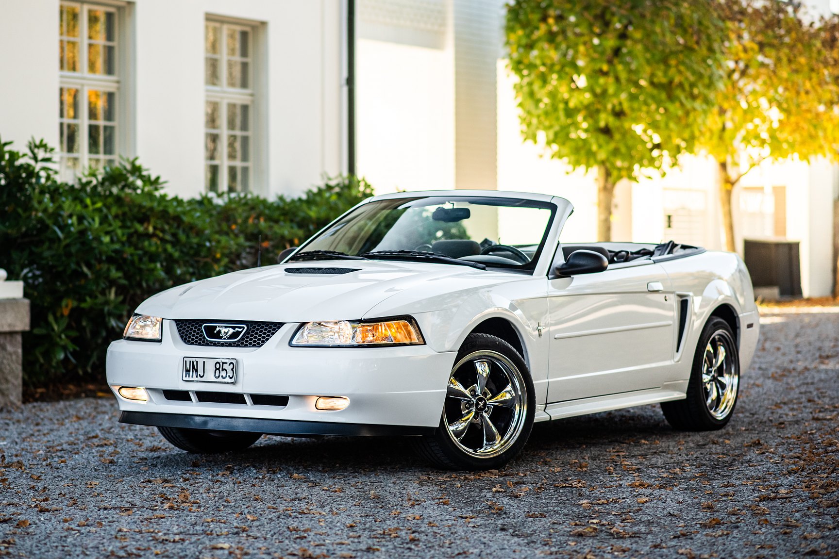 Exteriörbild på 2000 Ford Mustang Convertible 3.8 V6 Automat