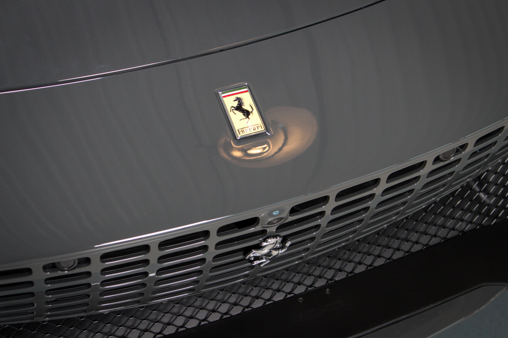 Exteriörbild på 2024 Ferrari Roma Spider