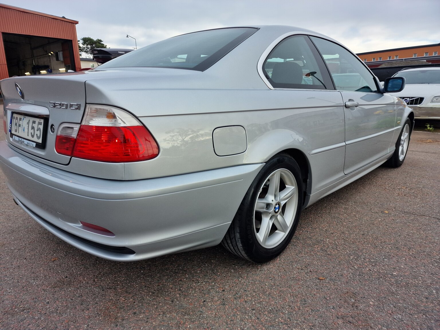 Exteriörbild på 2002 BMW 320Ci
