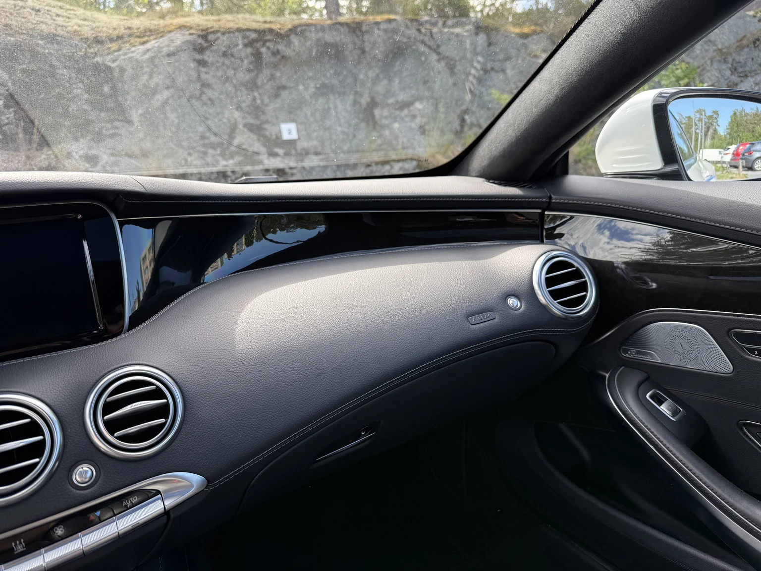 Innenraumfoto von 2016 Mercedes-Benz S 63 AMG 4MATIC (19)