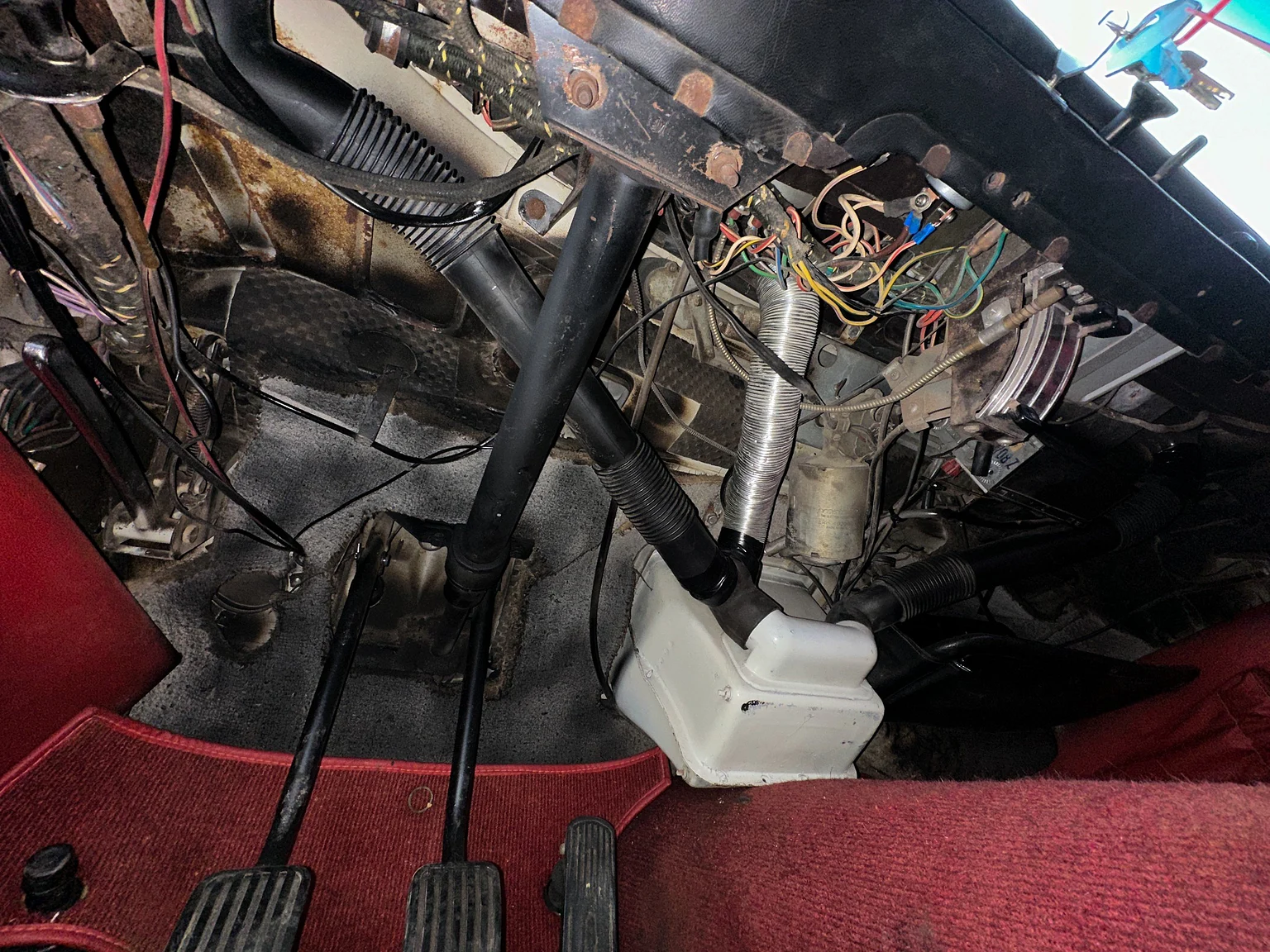 Interior image of 1964 Volvo P 1800S (83)