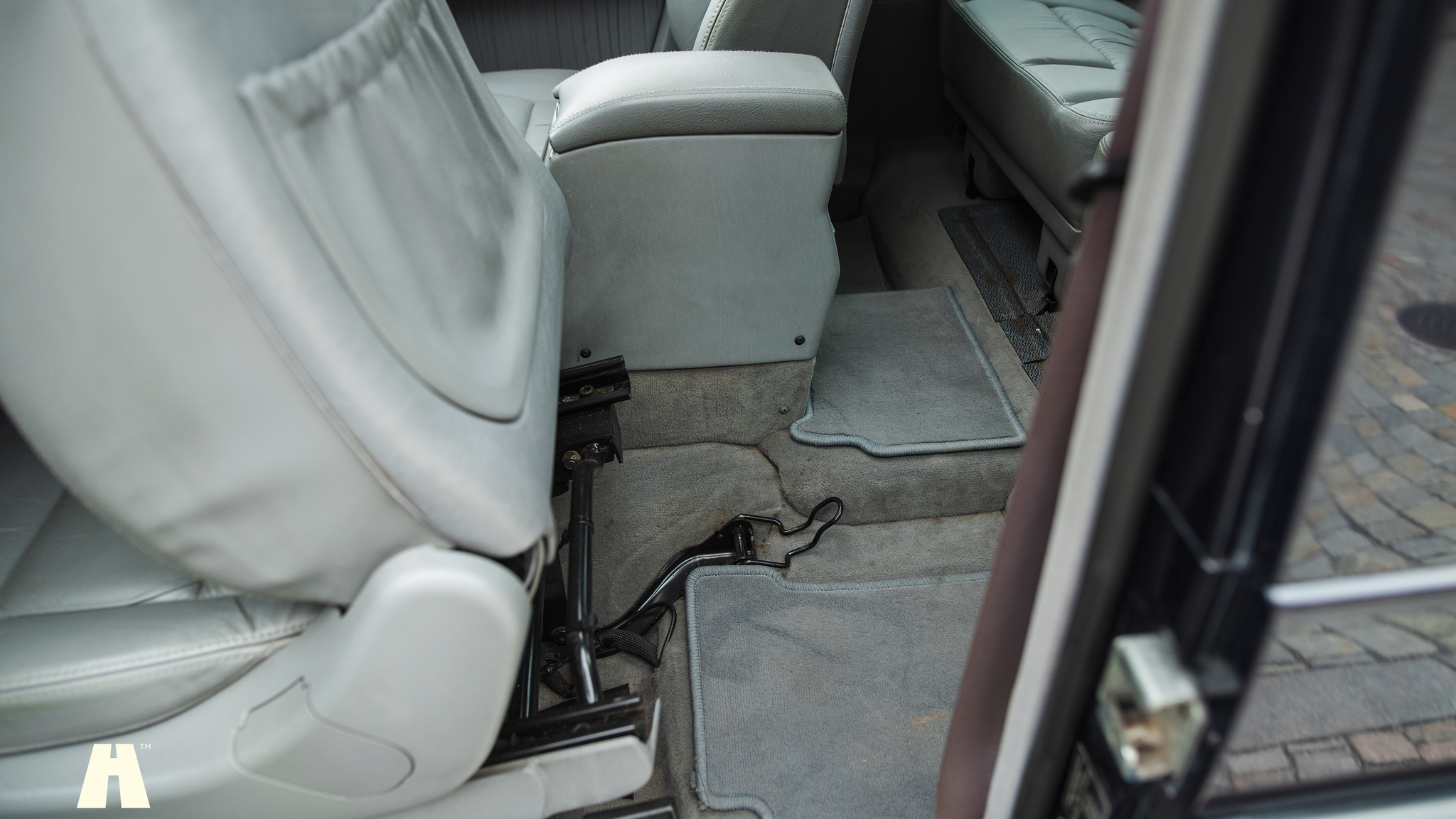 Interiörbild 2004 Mercedes-Benz G400 (KORT)