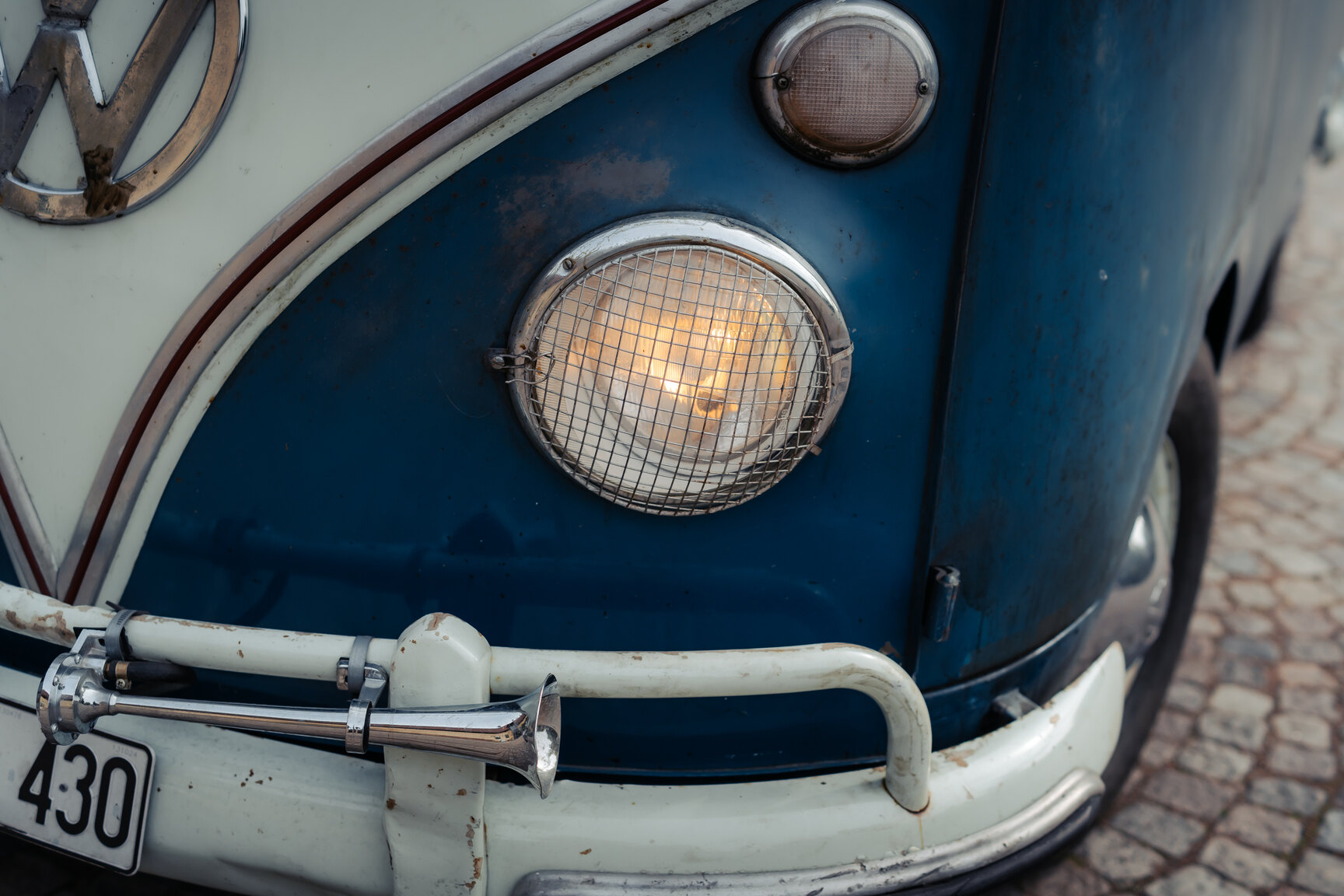 Aussenfoto 1964 Volkswagen Kleinbus Transporter 1500 Deluxe “21-fönsters Samba”