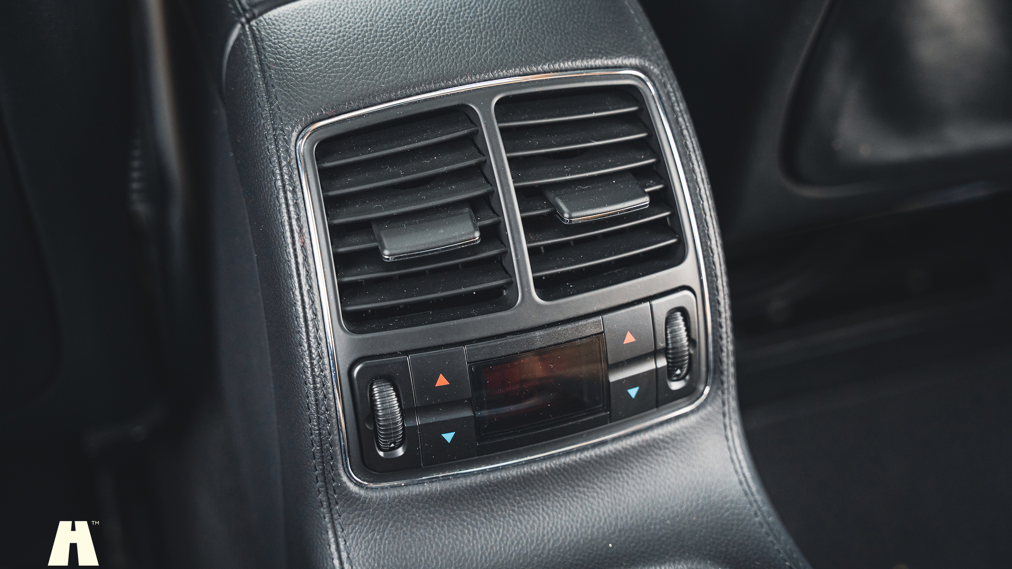 Interiörbild 2008 Mercedes-Benz CLS 63 AMG (71)