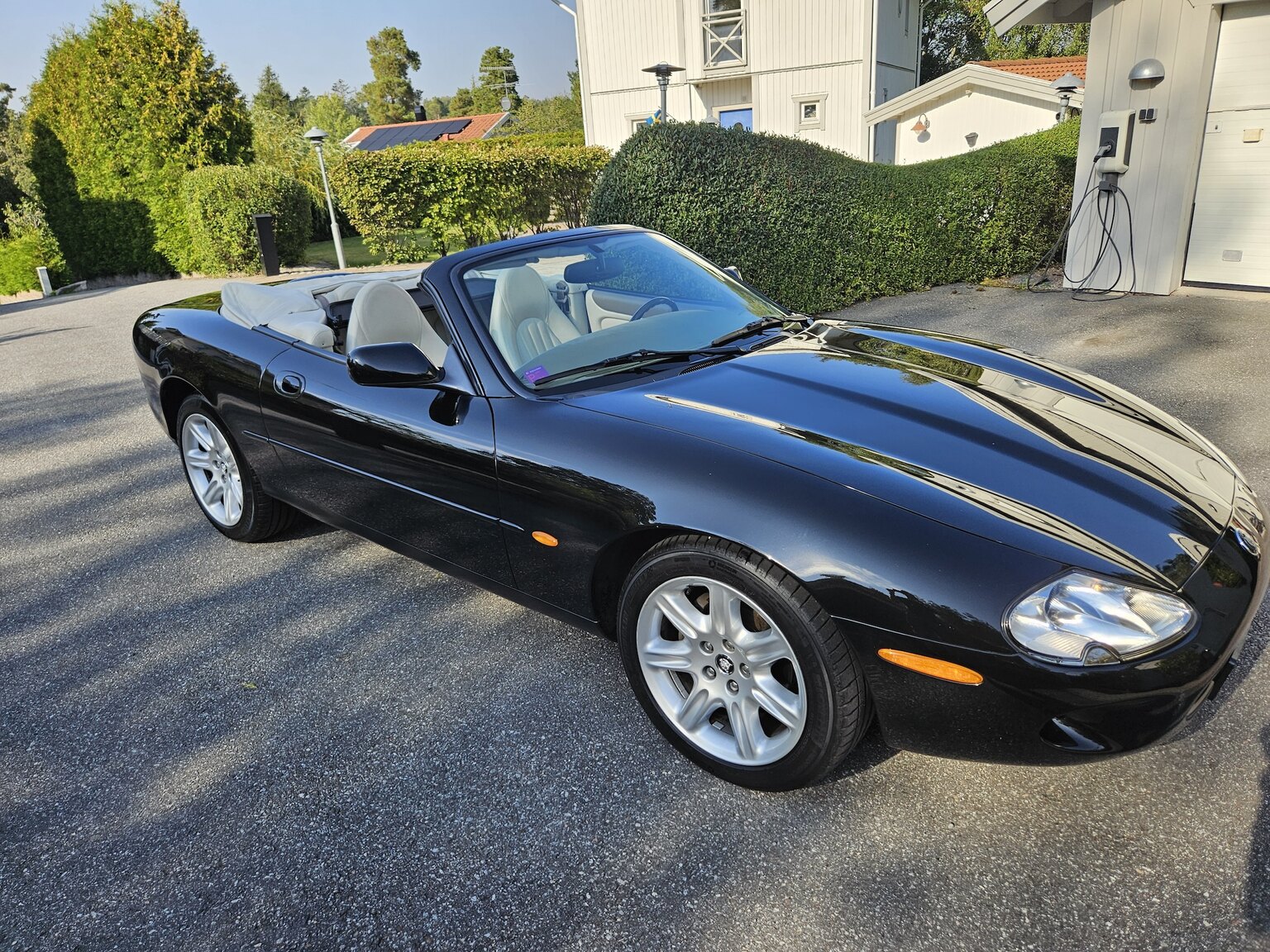 Exteriörbild på 1998 Jaguar XK8 Cabriolet
