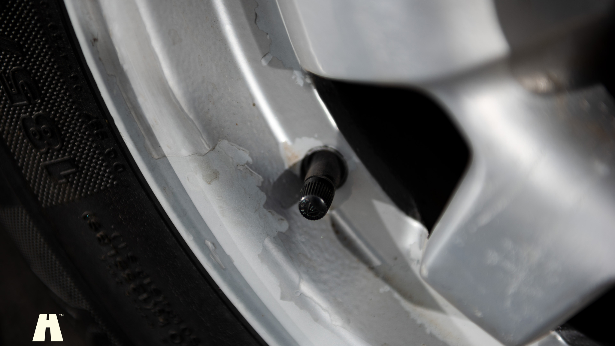 Exteriörbild på 1981 Porsche 924 (42)