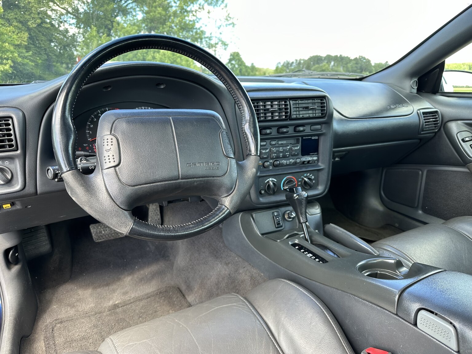 Innenraumfoto von 1999 Chevrolet Camaro Z28