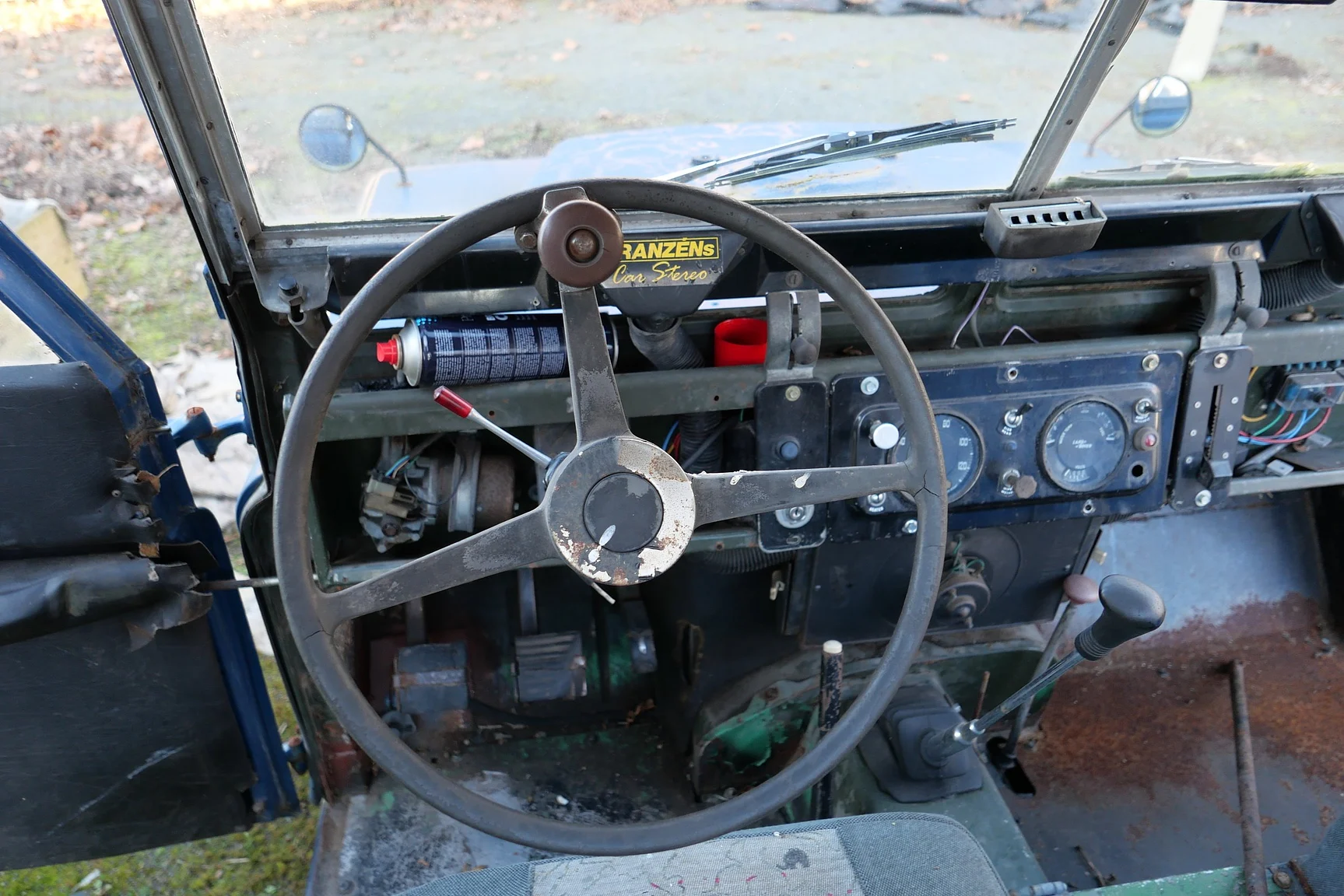 Innenraumfoto von 1970 Land Rover Series 2 88 Pick up (4)