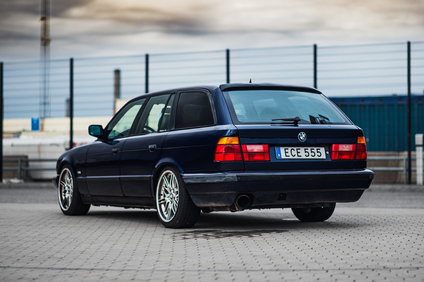 Exteriörbild på 1992 BMW 525i Touring Outlaw