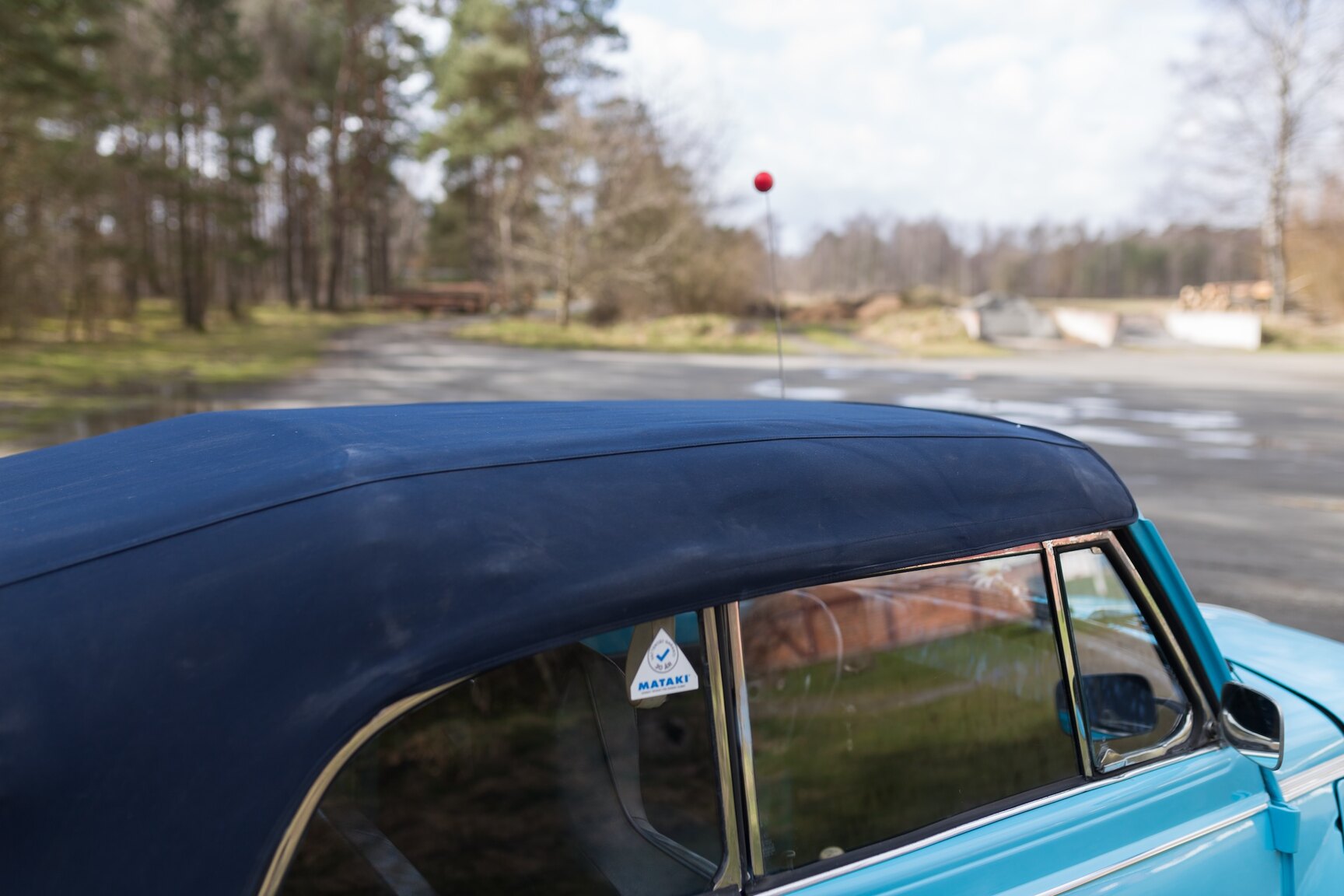 Exteriörbild på 1974 VW 1303 LS CAB (81)