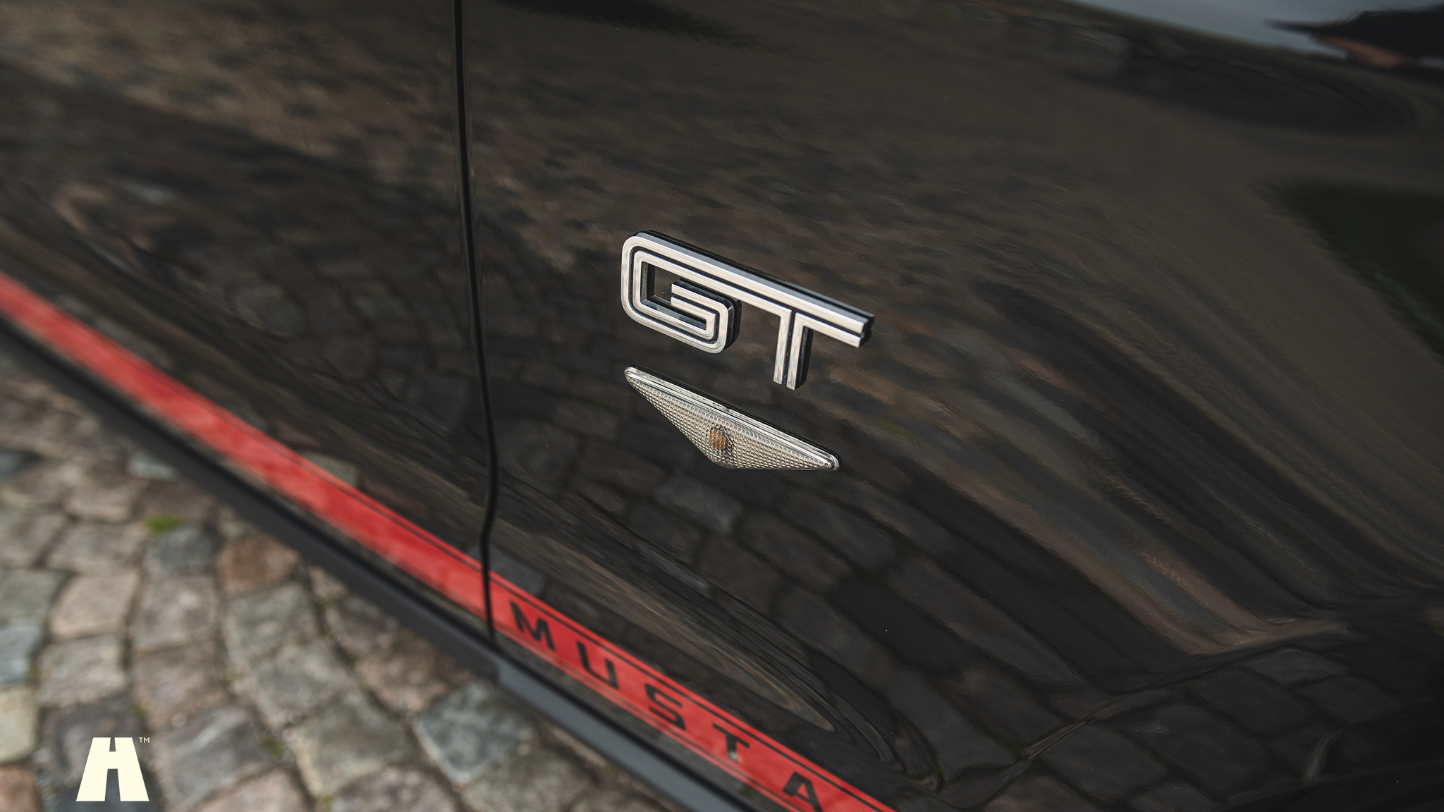 Exterior image of 2010 Ford Mustang GT 