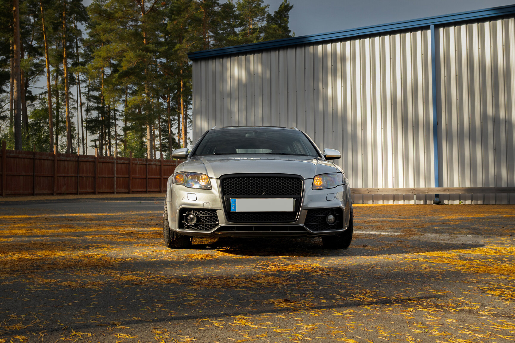 Exterior image of 2005 Audi S4 Avant (33)