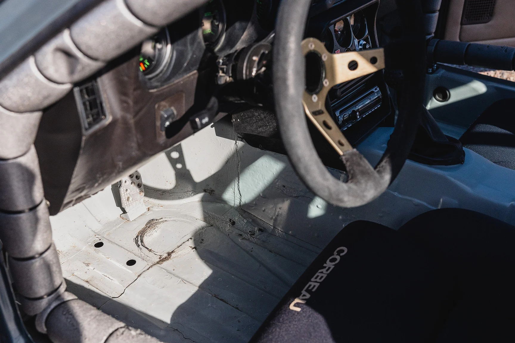 Innenraumfoto von 1982 Porsche 944 Trackday (19)