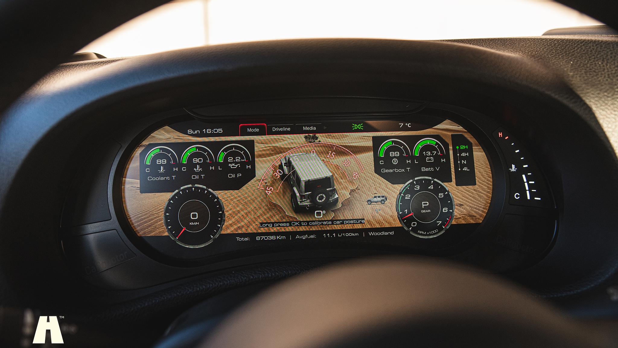 Innenraumfoto von 2015 Woodland Restomod Grand Wagoneer #002 Euro 6
