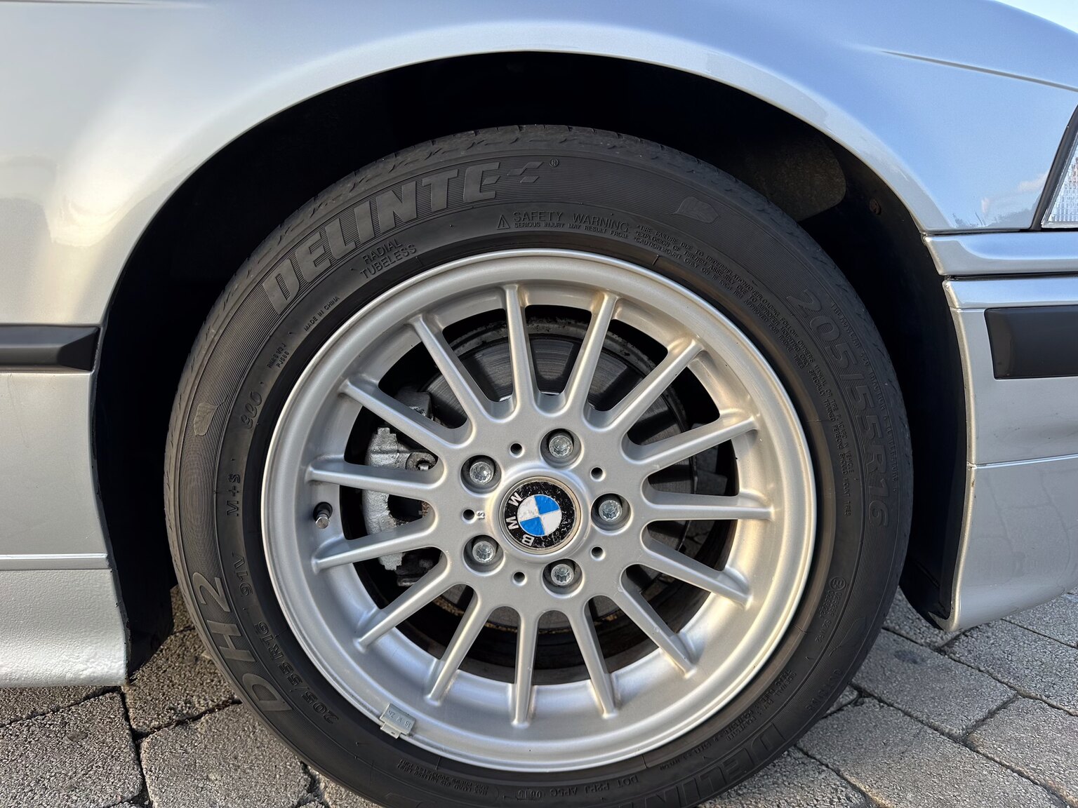 Aussenfoto 1993 BMW 325i Convertible