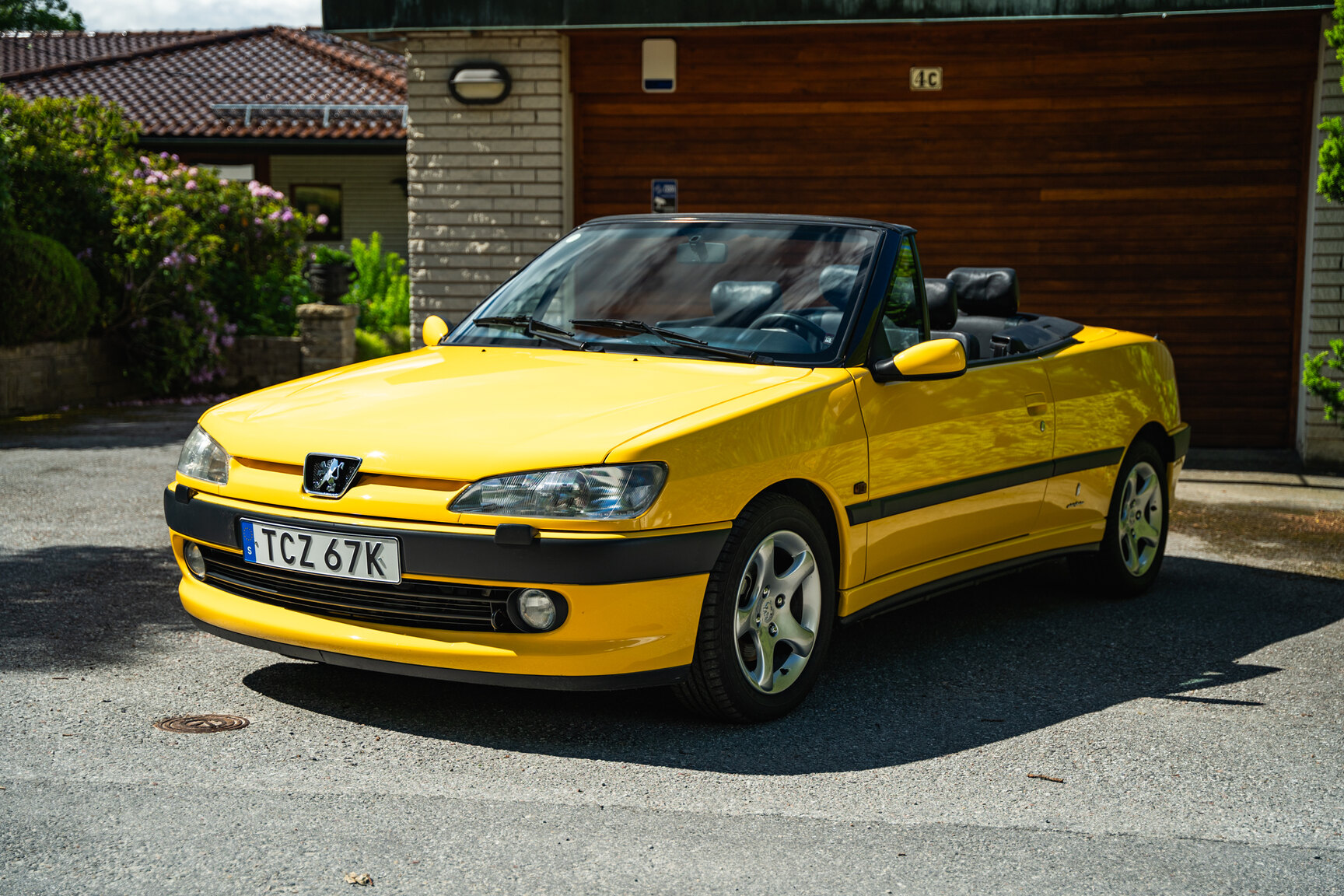 Exterior image of 1997 Peugeot 306 Cabriolet (14)