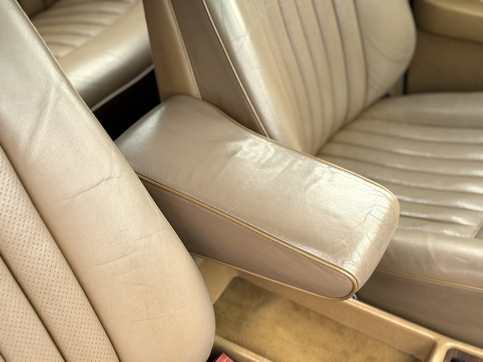 Interiörbild 1987 Mercedes-Benz 300 SE