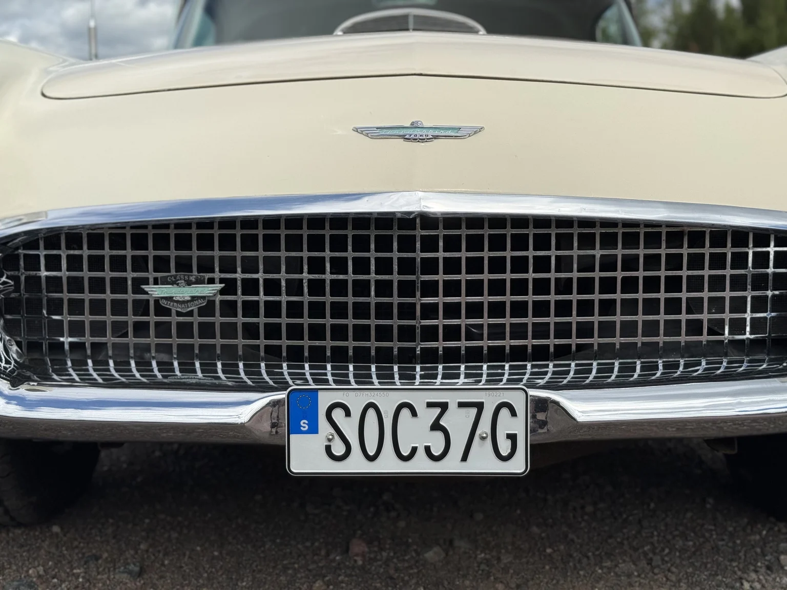 Exteriörbild på 1957 Ford Thunderbird (15)