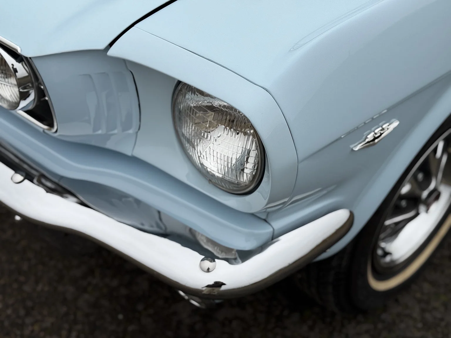 Exteriörbild på 1966 Ford Mustang Convertible 289 V8 (37)