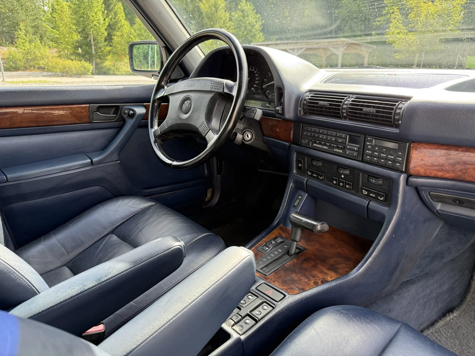 Innenraumfoto von 1990 BMW 750i (103)