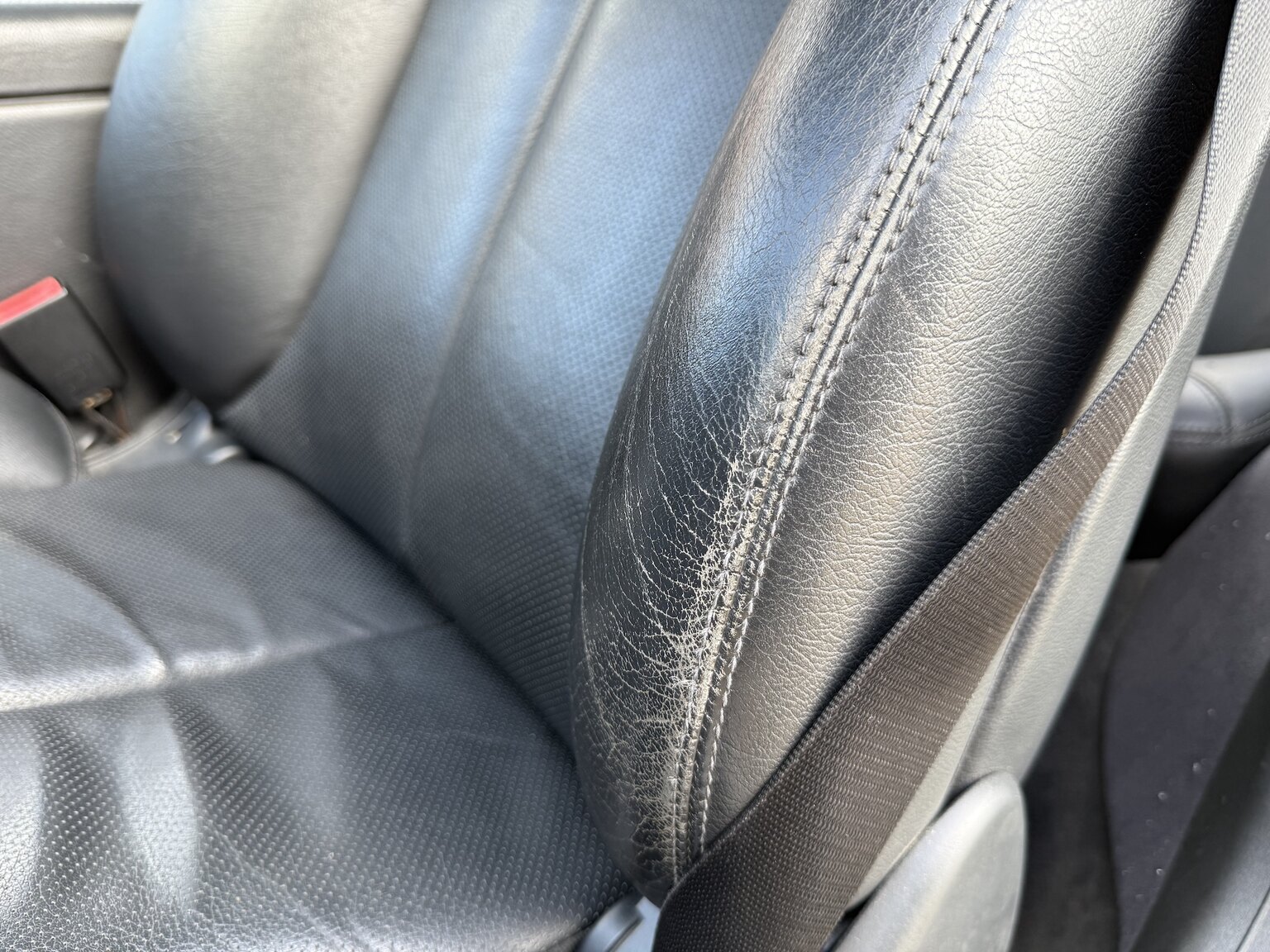 Interior image of 2000 Mercedes-Benz CL 500