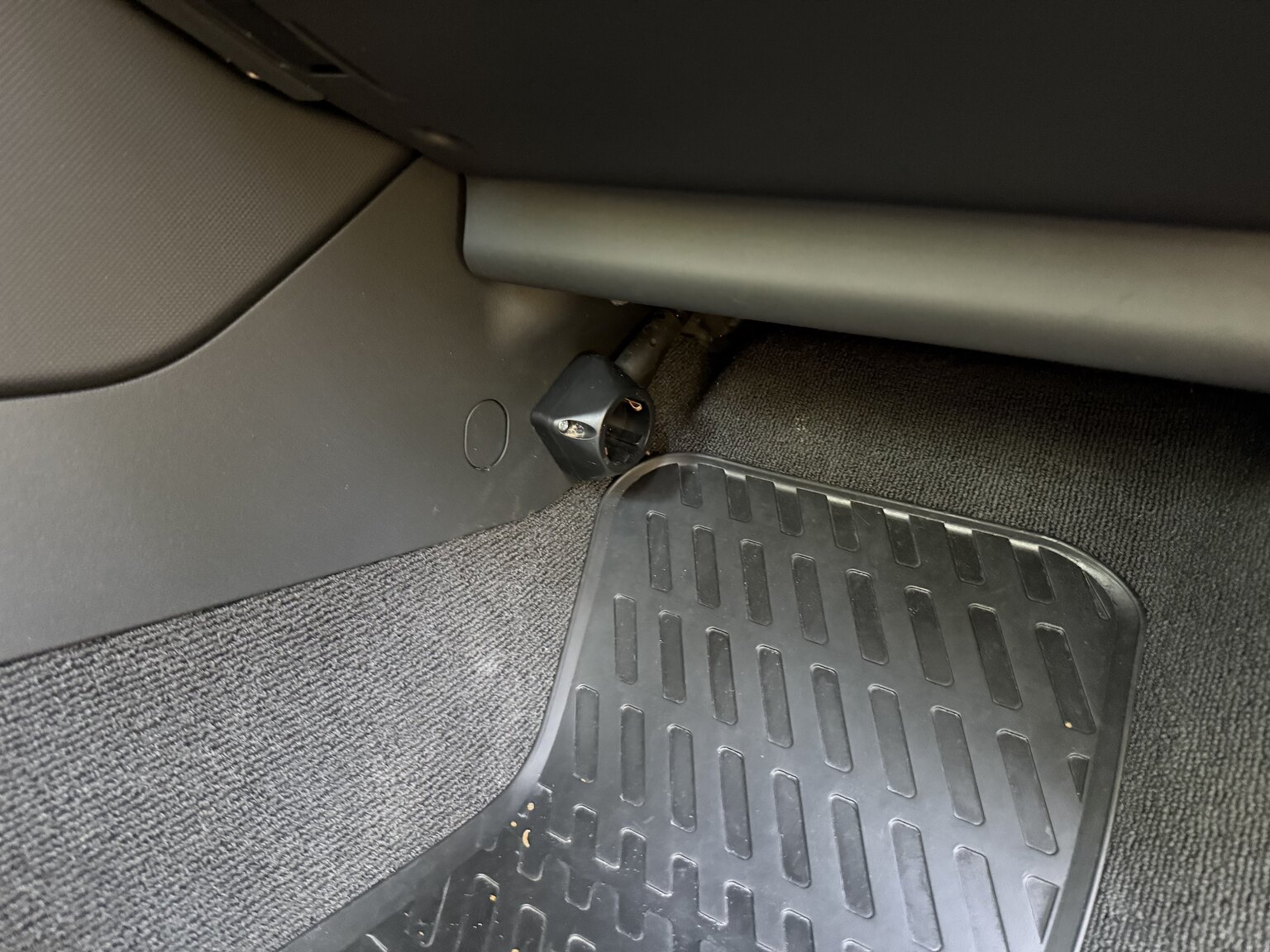 Interior image of 2011 Audi TT RS Coupé