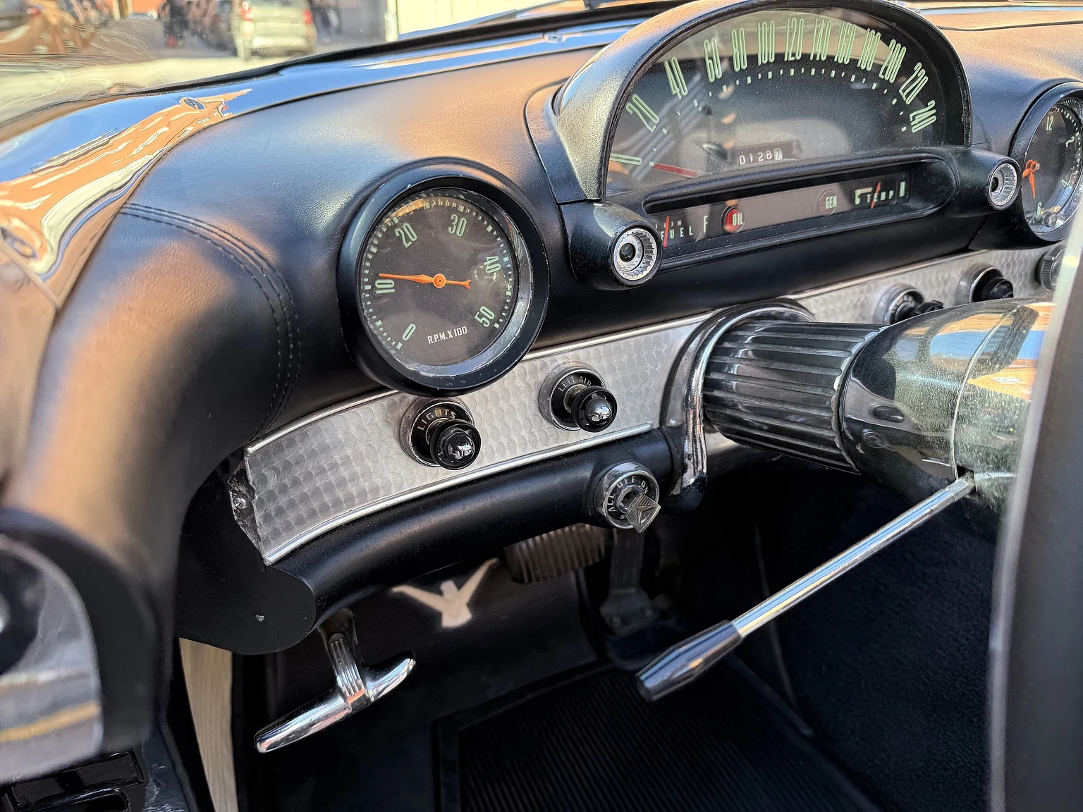 Innenraumfoto von 1955 Ford Thunderbird (15)