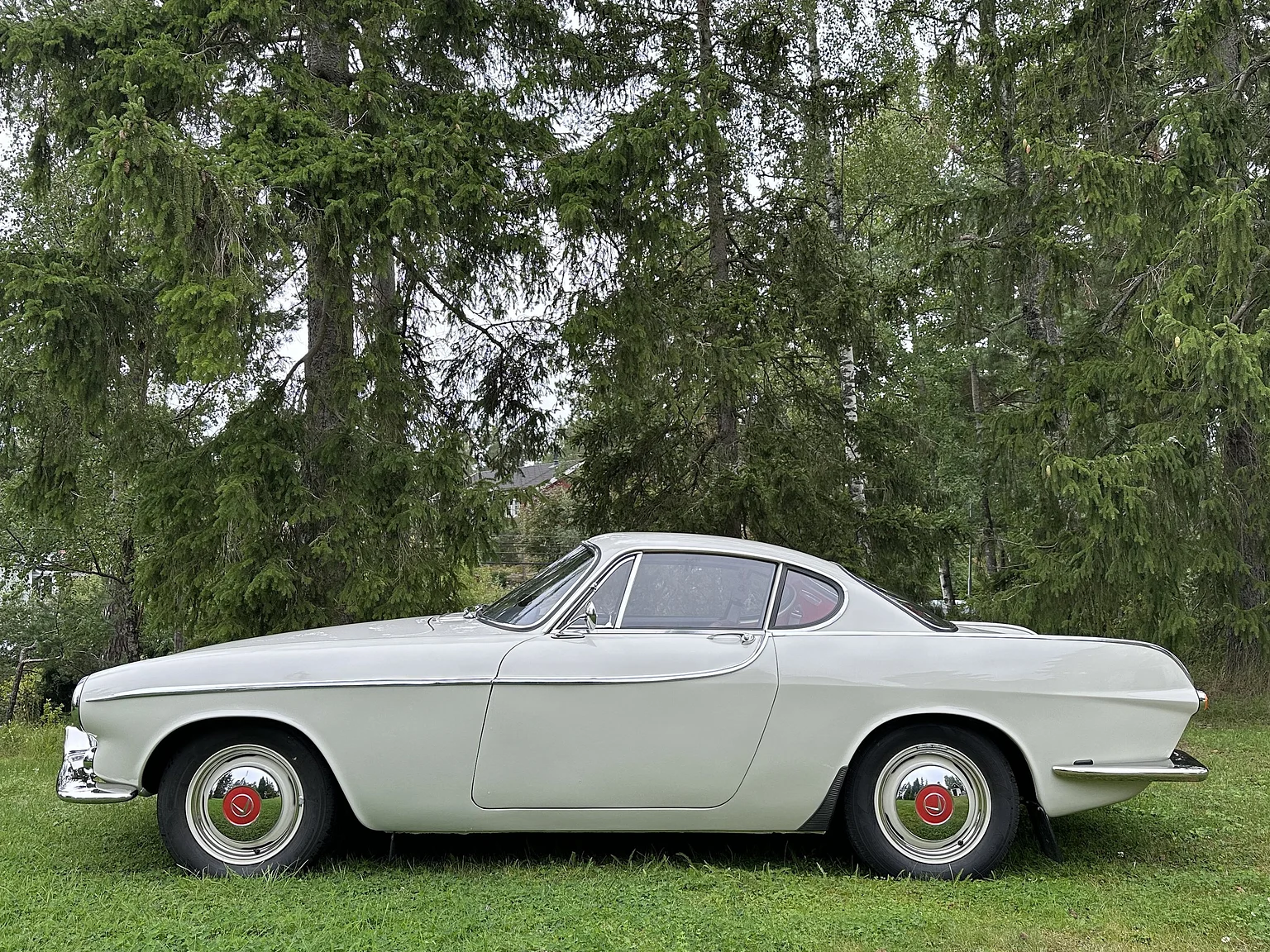 Exterior image of 1964 Volvo P1800S (93)
