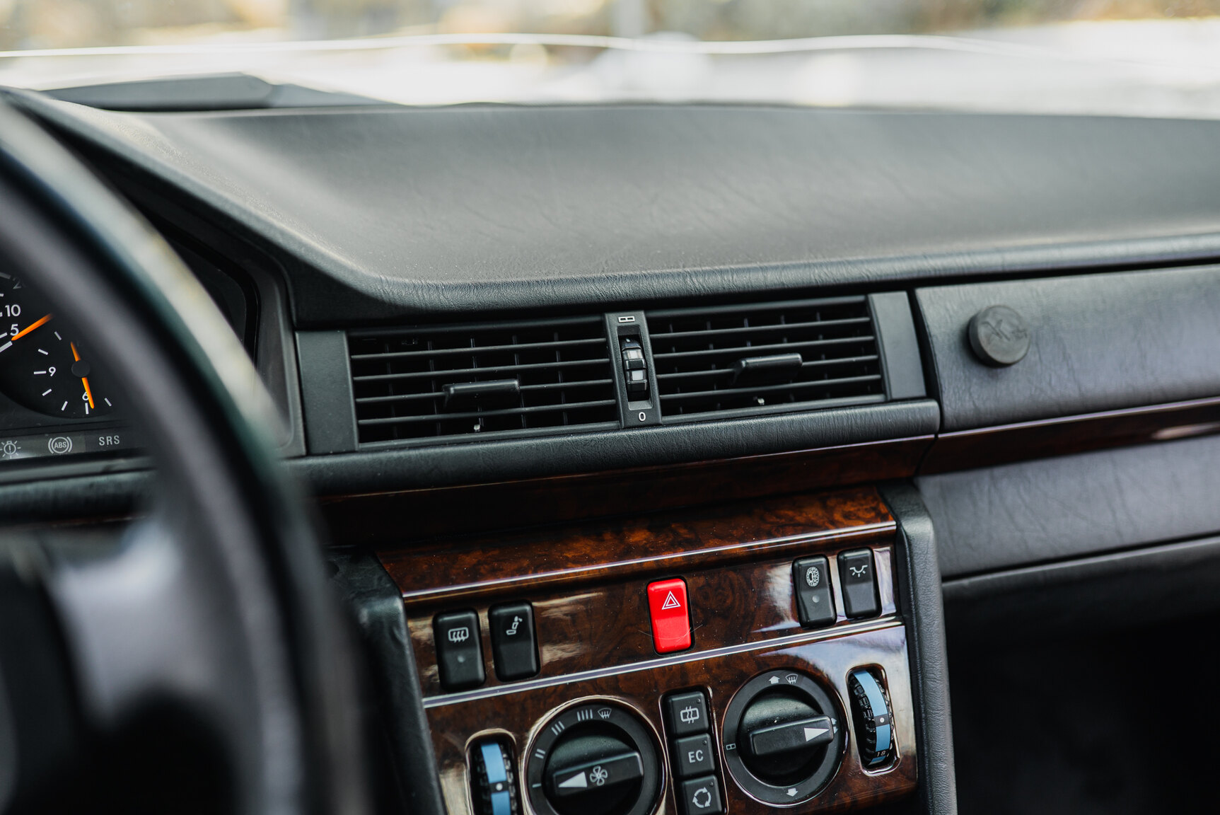 Interiörbild 1992 Mercedes-Benz 300CE-24V
