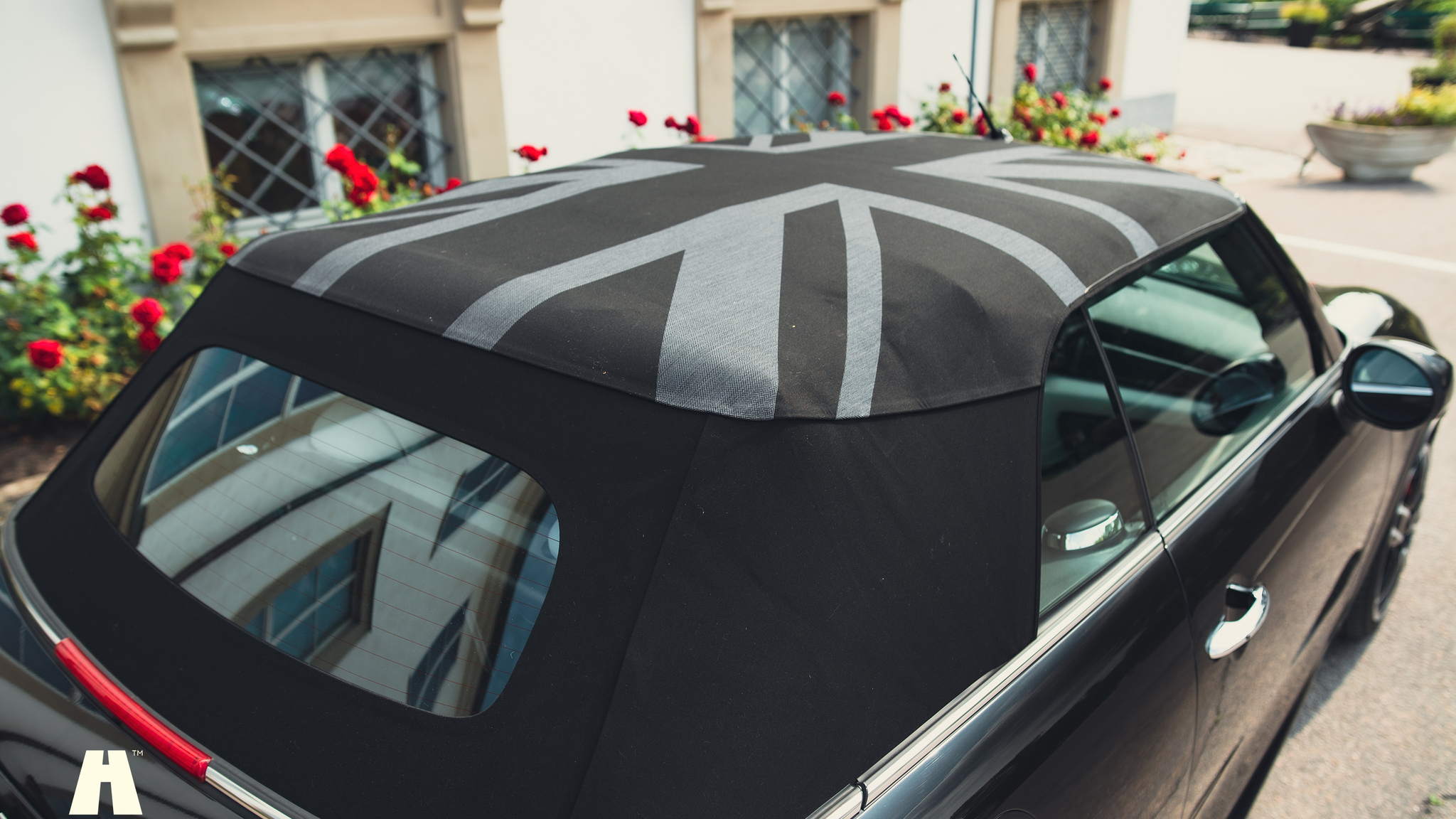 Exteriörbild på 2021 Mini John Cooper Works Cabriolet  (61)