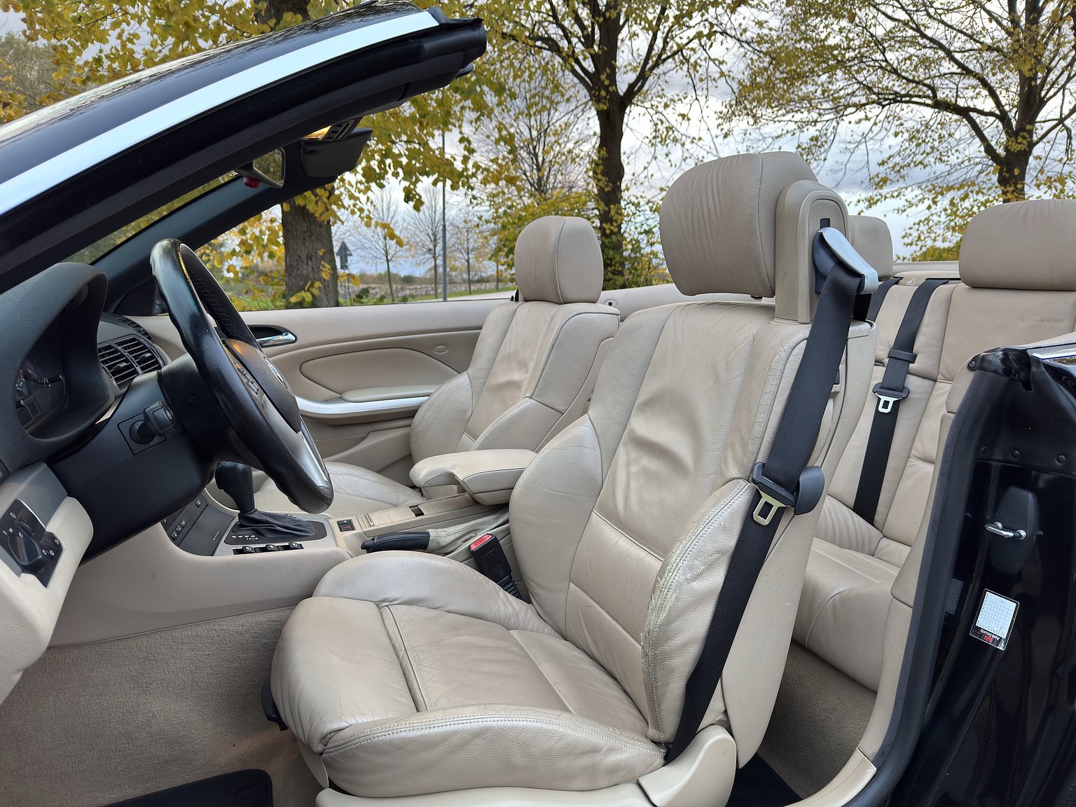 Interiörbild 2001 BMW 325IA CAB