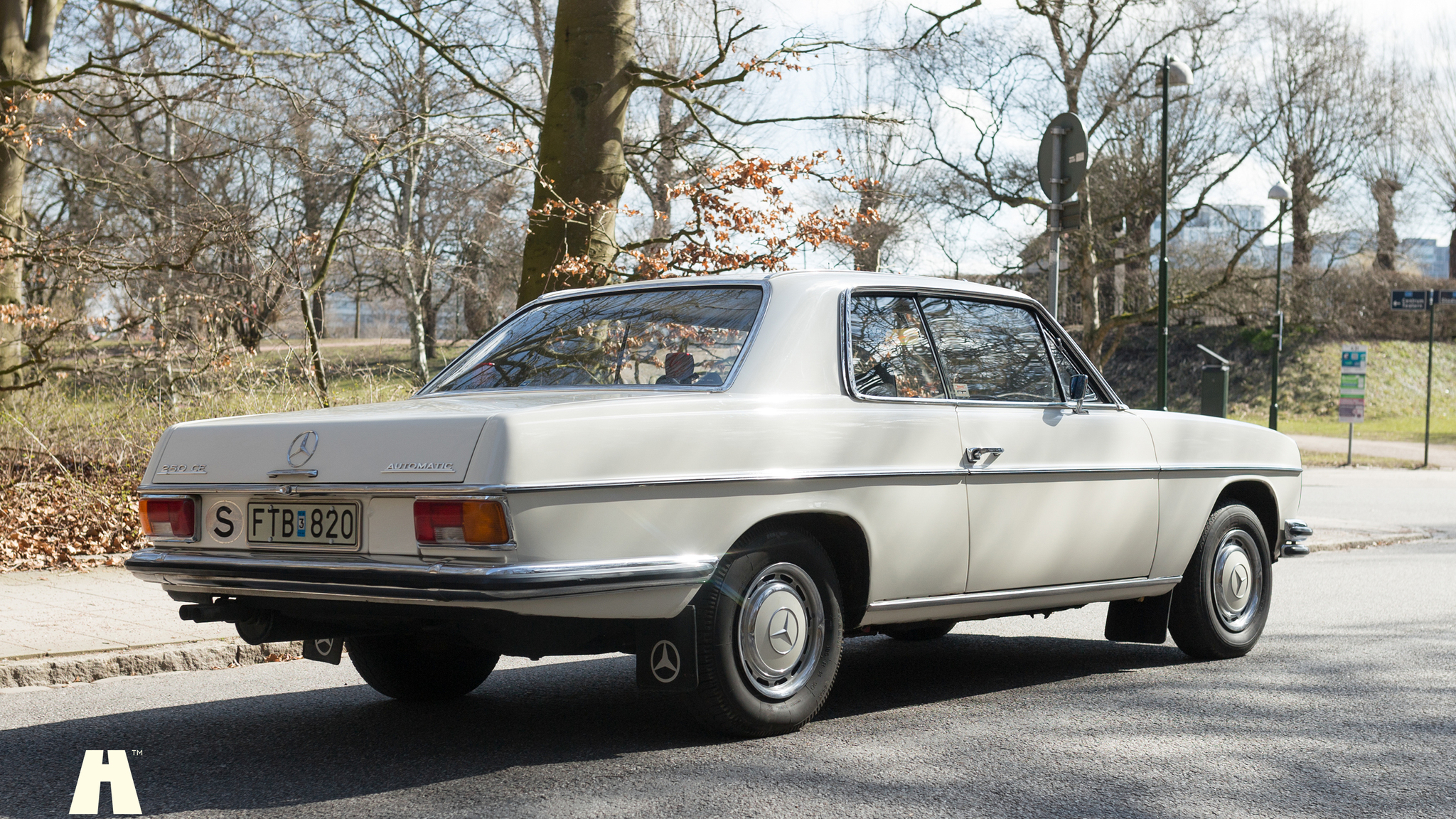 Aussenfoto 1970 Mercedes 250 CE