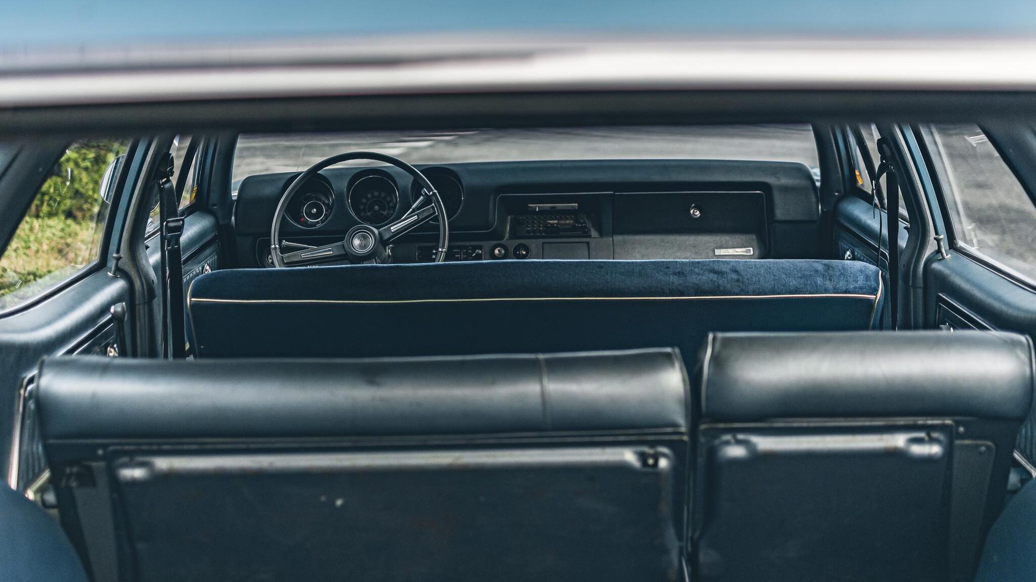 Interior image of 1968 Oldsmobile Vista Cruiser