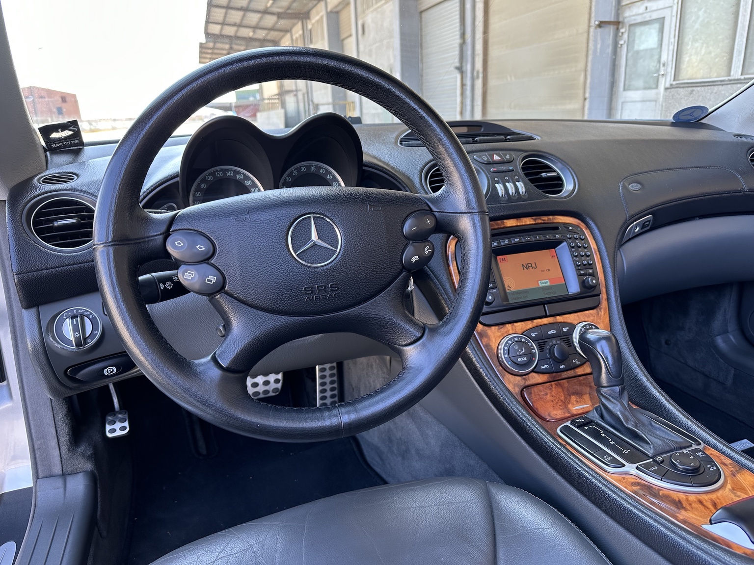 Interiörbild 2002 Mercedes SL 500 (15)