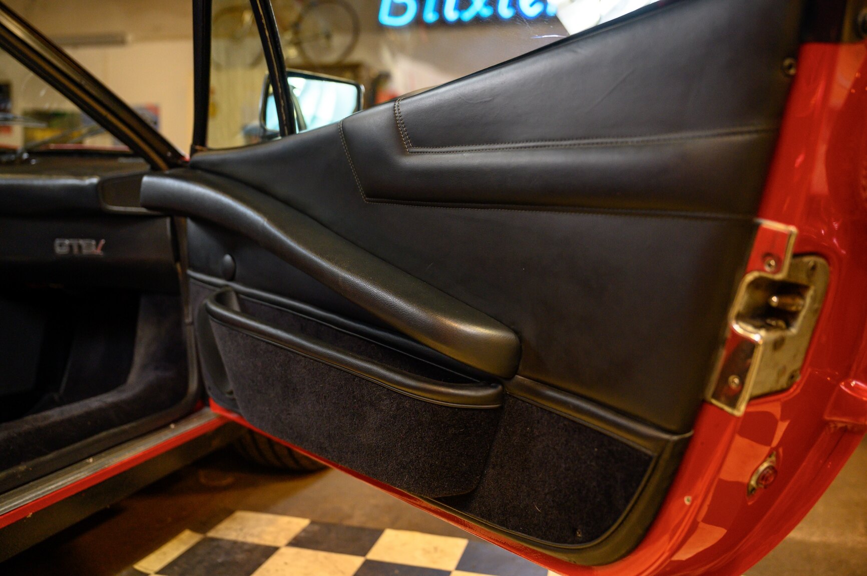 Interiörbild 1982 Ferrari 308 GTSI