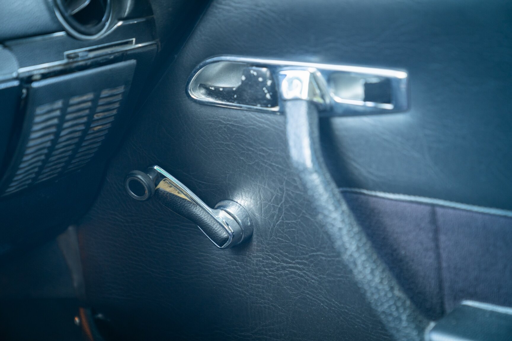 Innenraumfoto von 1975 Mercedes-Benz 350 SLC