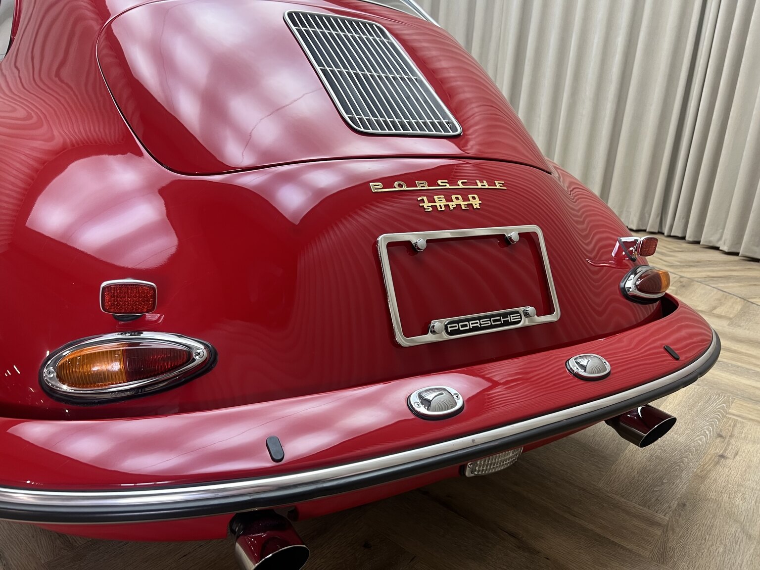 Exterior image of 1960 Porsche 356