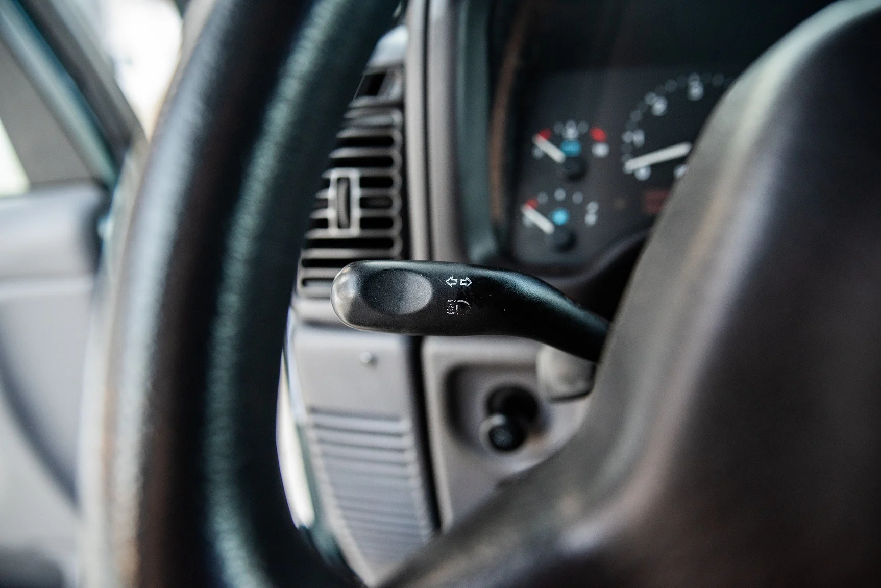 Innenraumfoto von 1997 JEEP Wrangler Hardtop 2.5 AWD (28)