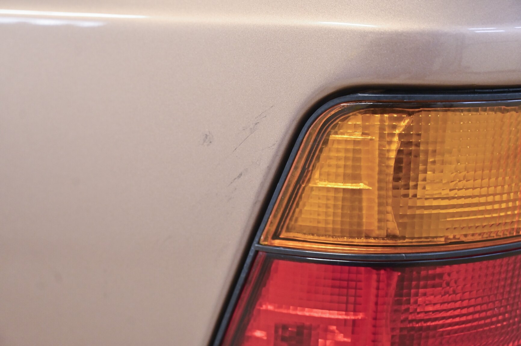 Exterior image of 1987 Porsche 944 Automat