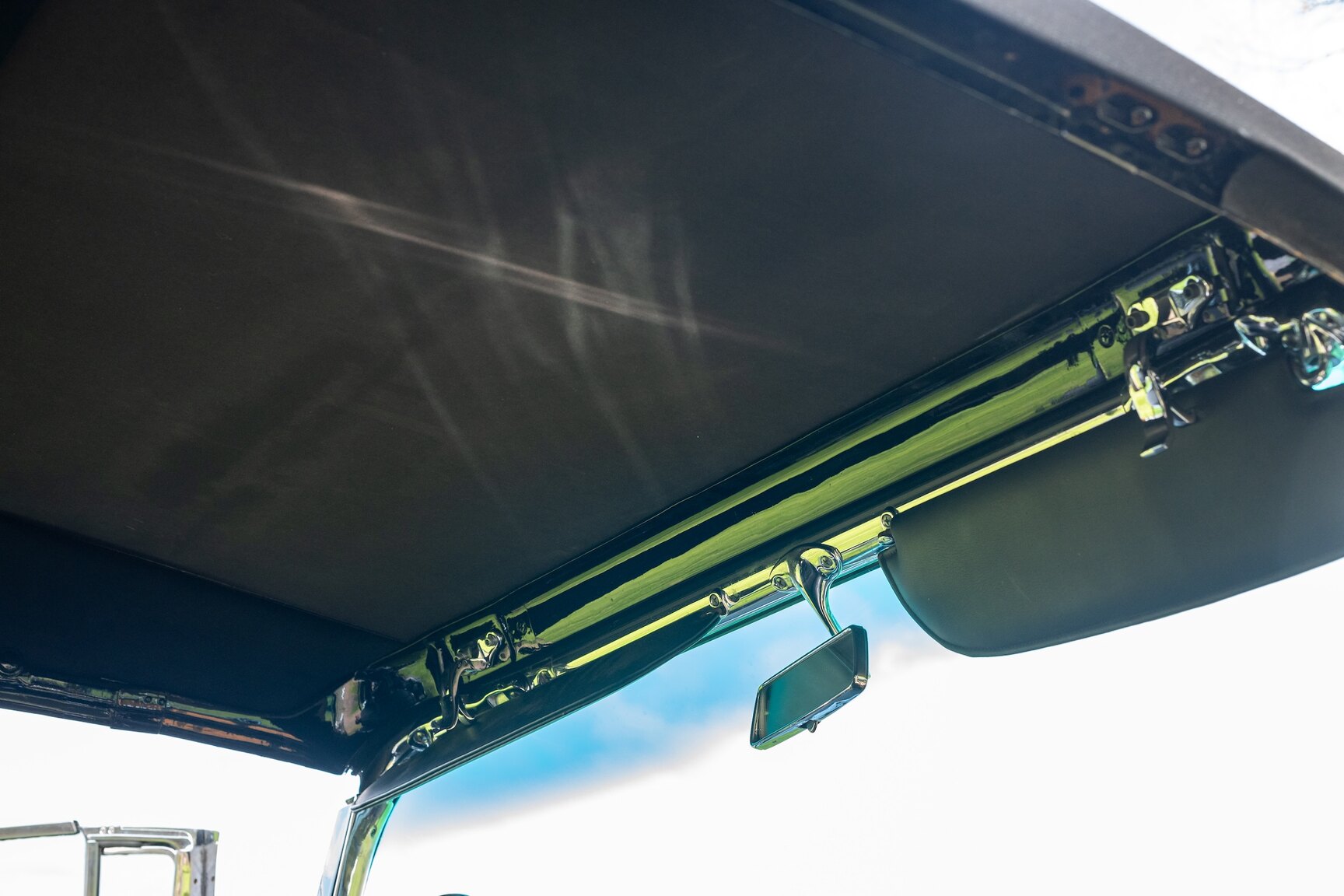 Innenraumfoto von 1955 Packard Caribbean Cabriolet  (38)