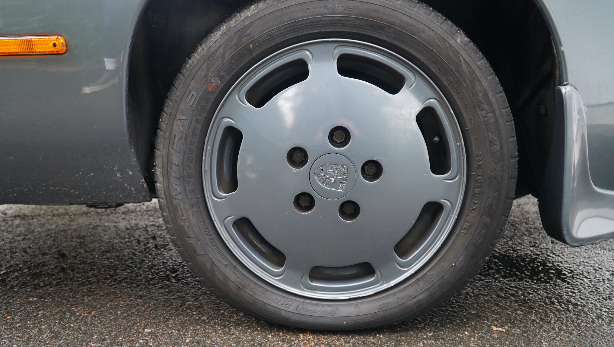 Exteriörbild på 1983 Porsche 928S (97)