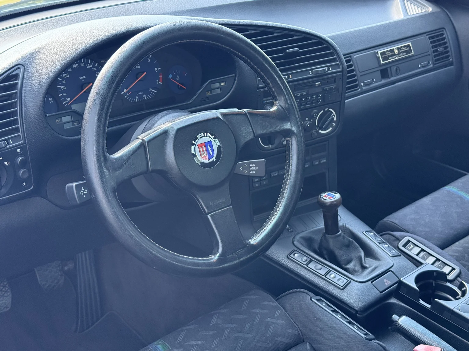 Innenraumfoto von 1993 ALPINA B6 2.8 (2)