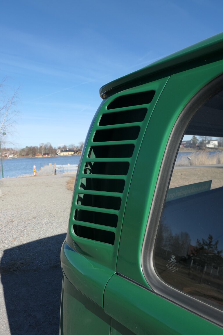 Exteriörbild på 1975 Volkswagen Transporter 1600 Minibuss