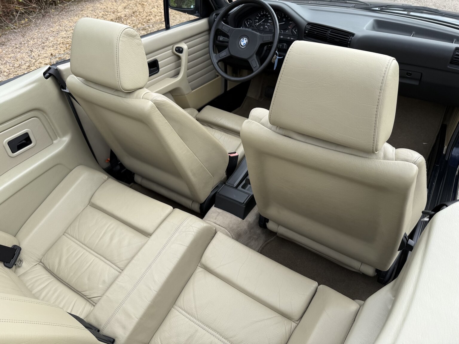 Interior image of 1987 BMW 325i Convertible